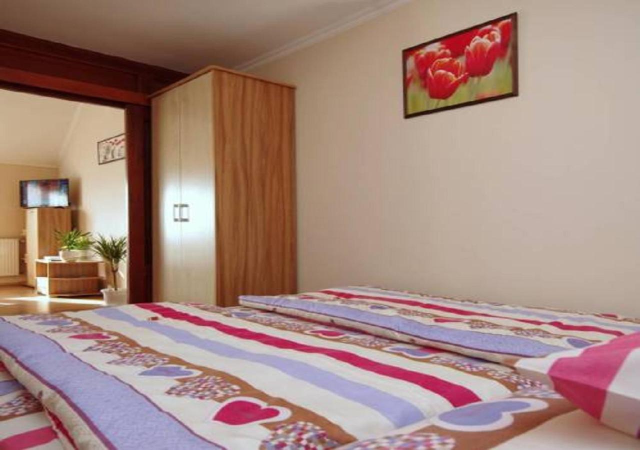 Hellasz Apartman Gyula Zewnętrze zdjęcie