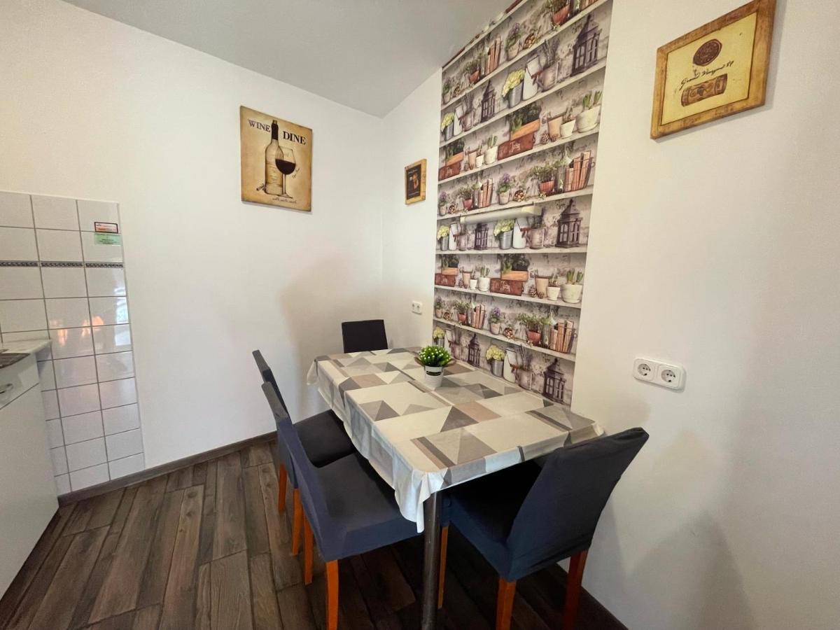 Hellasz Apartman Gyula Zewnętrze zdjęcie