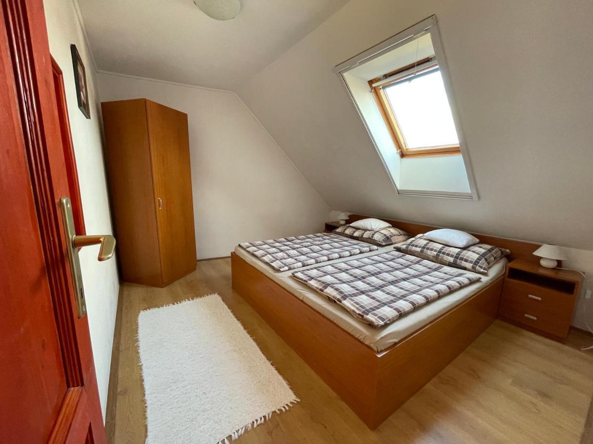 Hellasz Apartman Gyula Zewnętrze zdjęcie