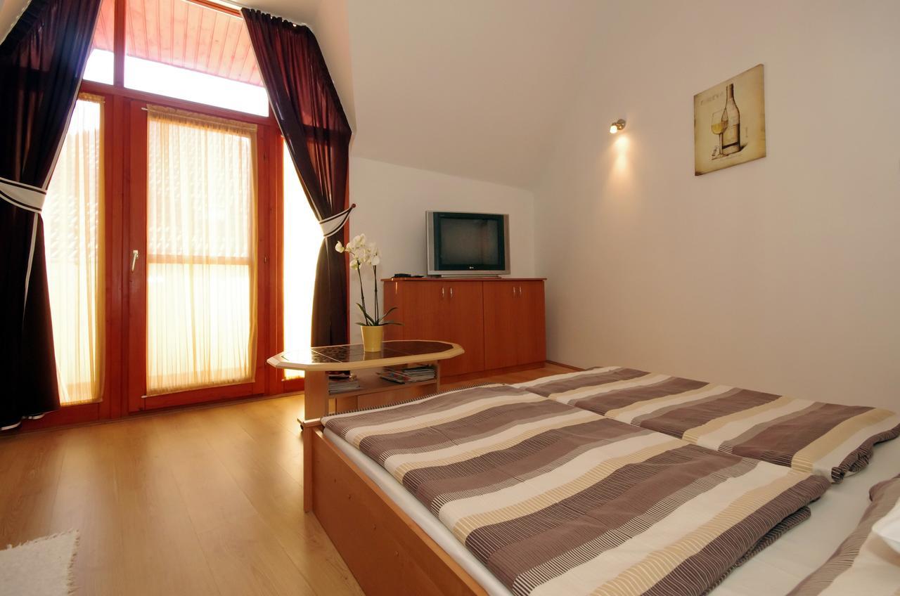 Hellasz Apartman Gyula Zewnętrze zdjęcie