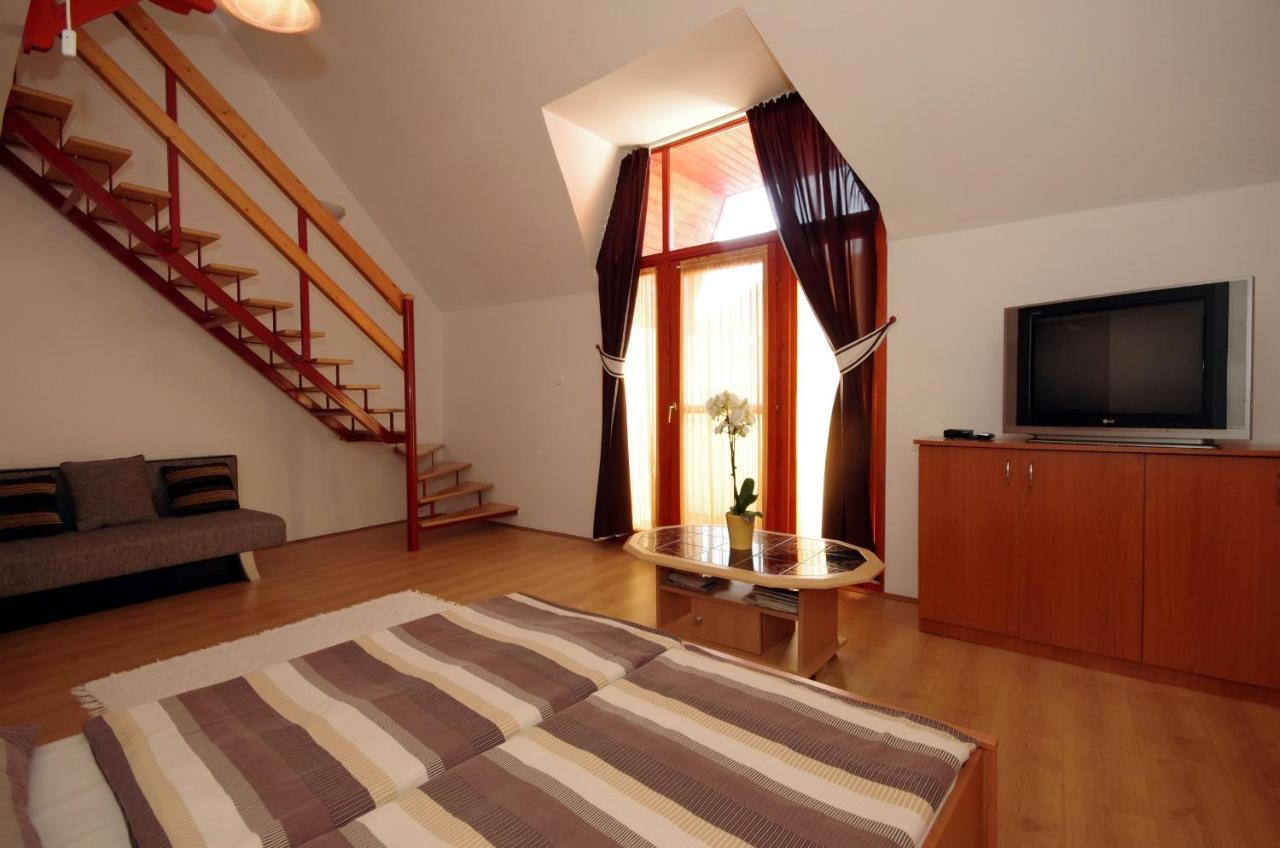 Hellasz Apartman Gyula Zewnętrze zdjęcie